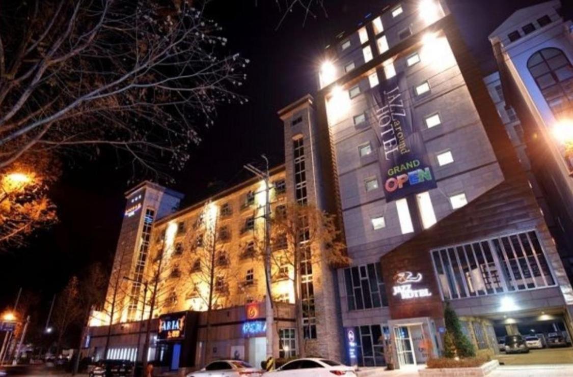 Jeonju Jazz Around Hotel Buitenkant foto