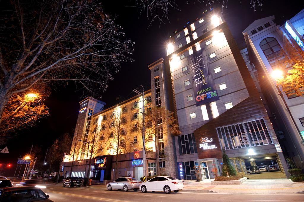 Jeonju Jazz Around Hotel Buitenkant foto