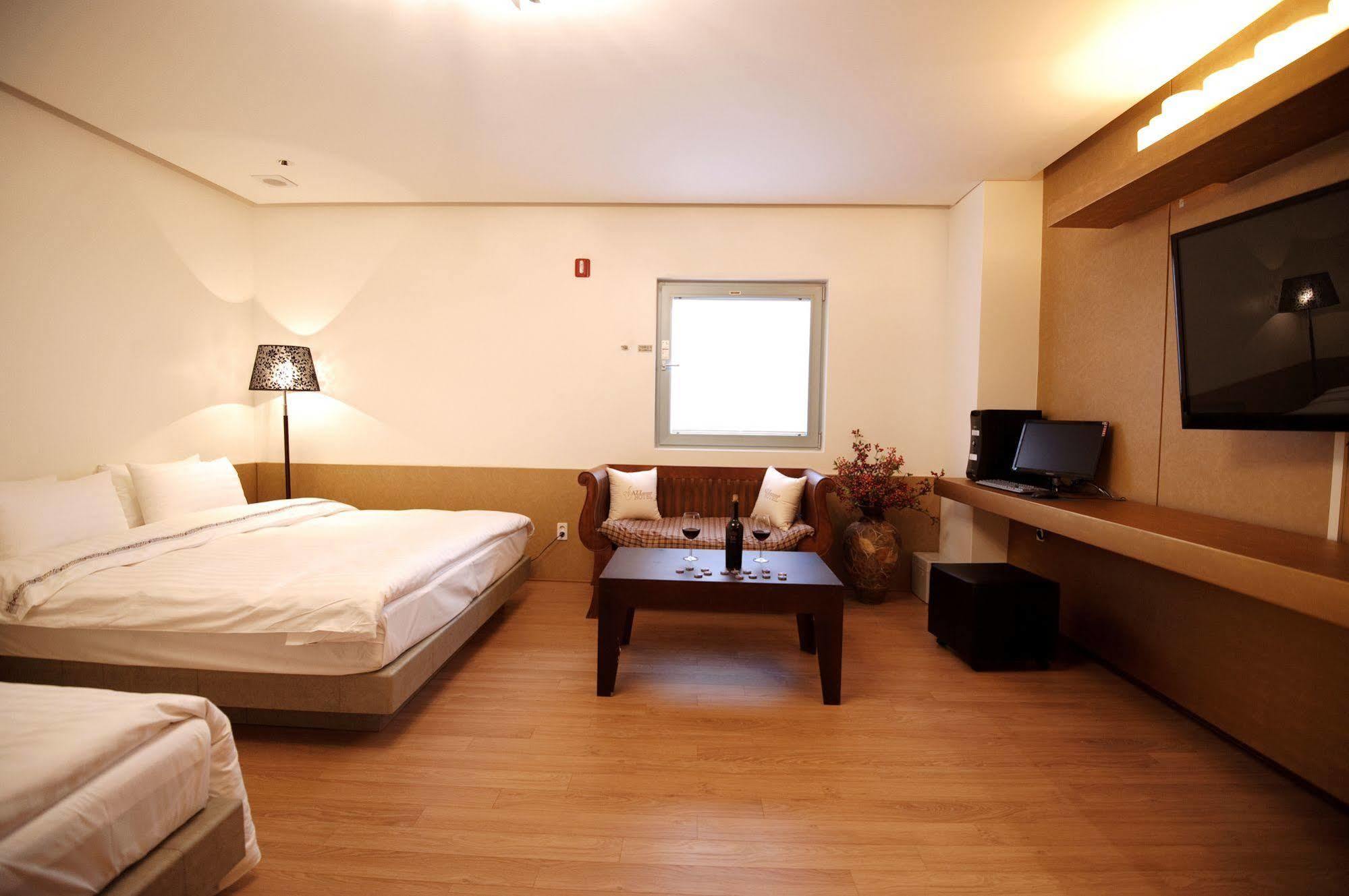 Jeonju Jazz Around Hotel Buitenkant foto